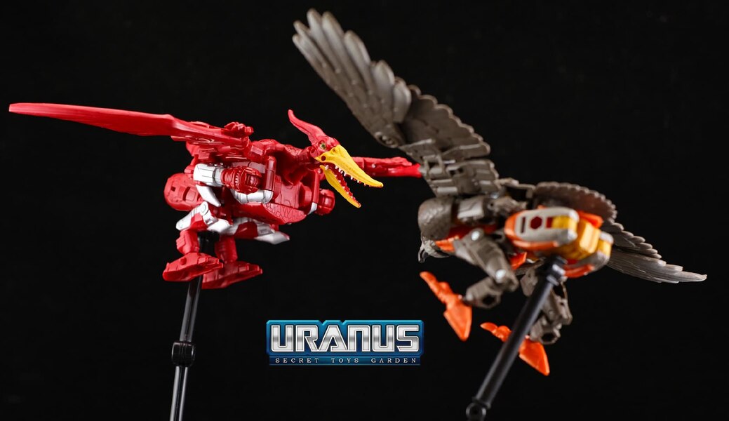 Transformers Golden Disk Collection Terrorsaur In Hand Image  (12 of 17)
